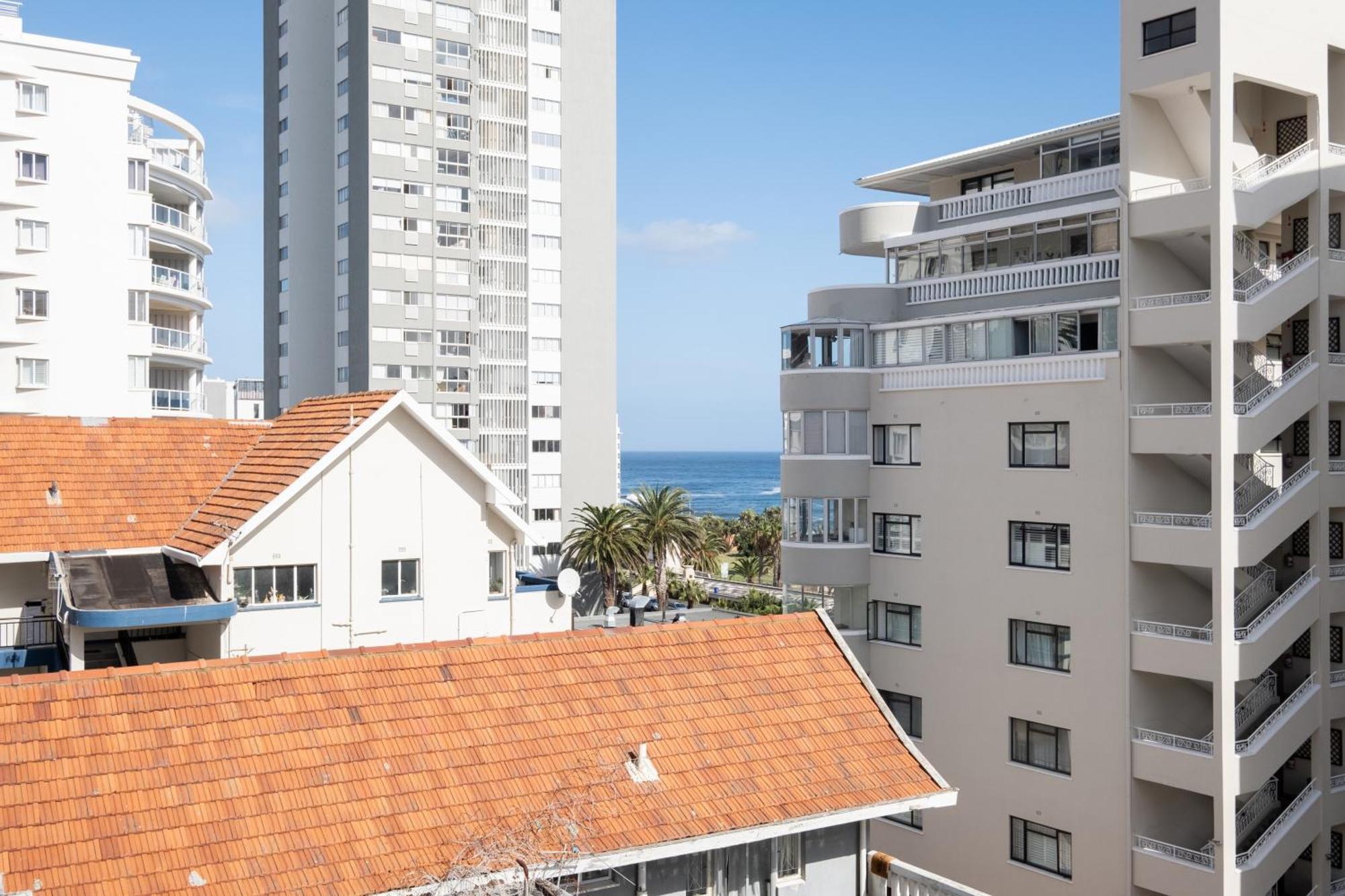 Flamingo 206: Sea Point Aprt Near Beaches Apartment Cape Town