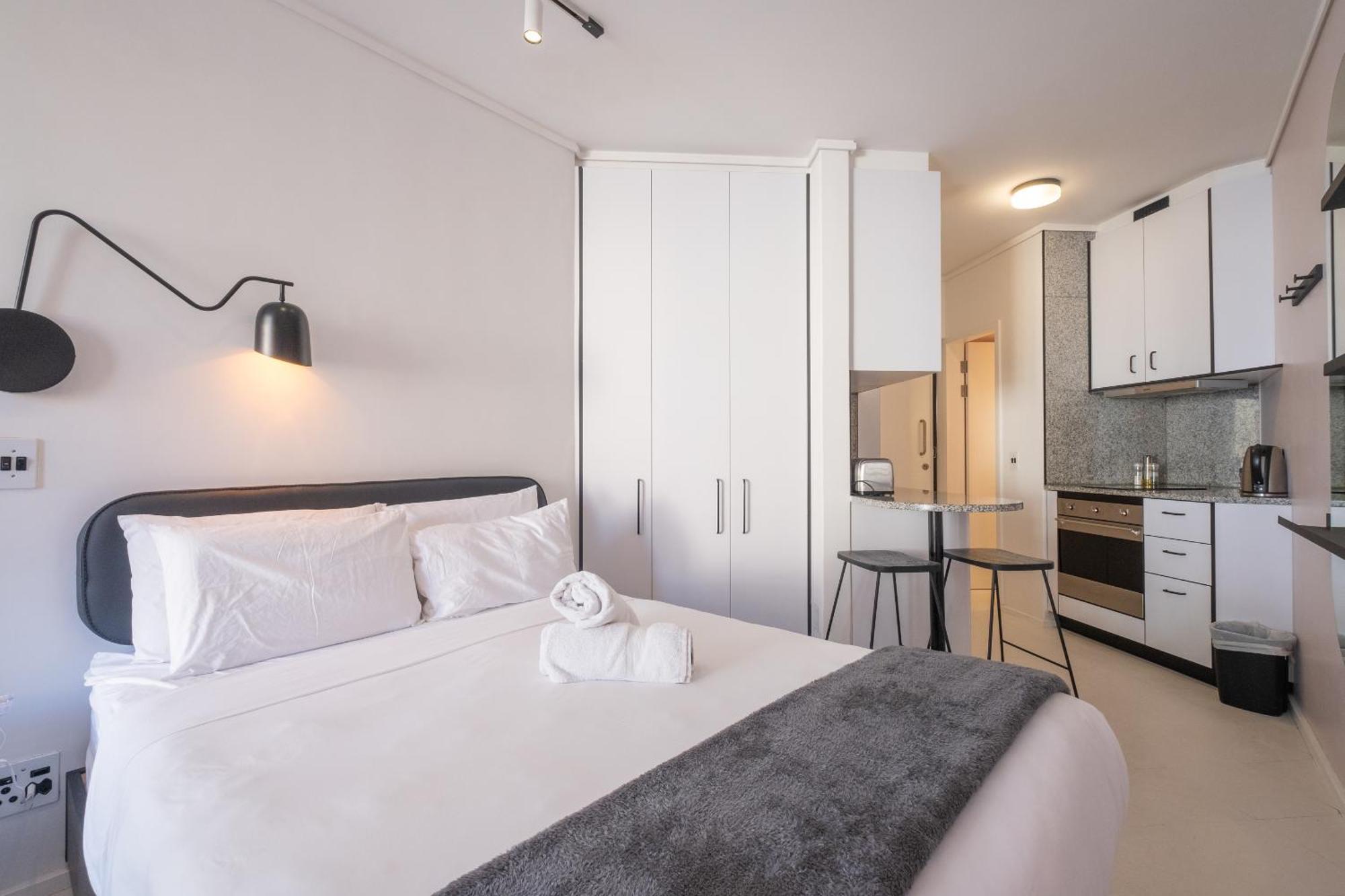 Flamingo 206: Sea Point Aprt Near Beaches Apartment Cape Town